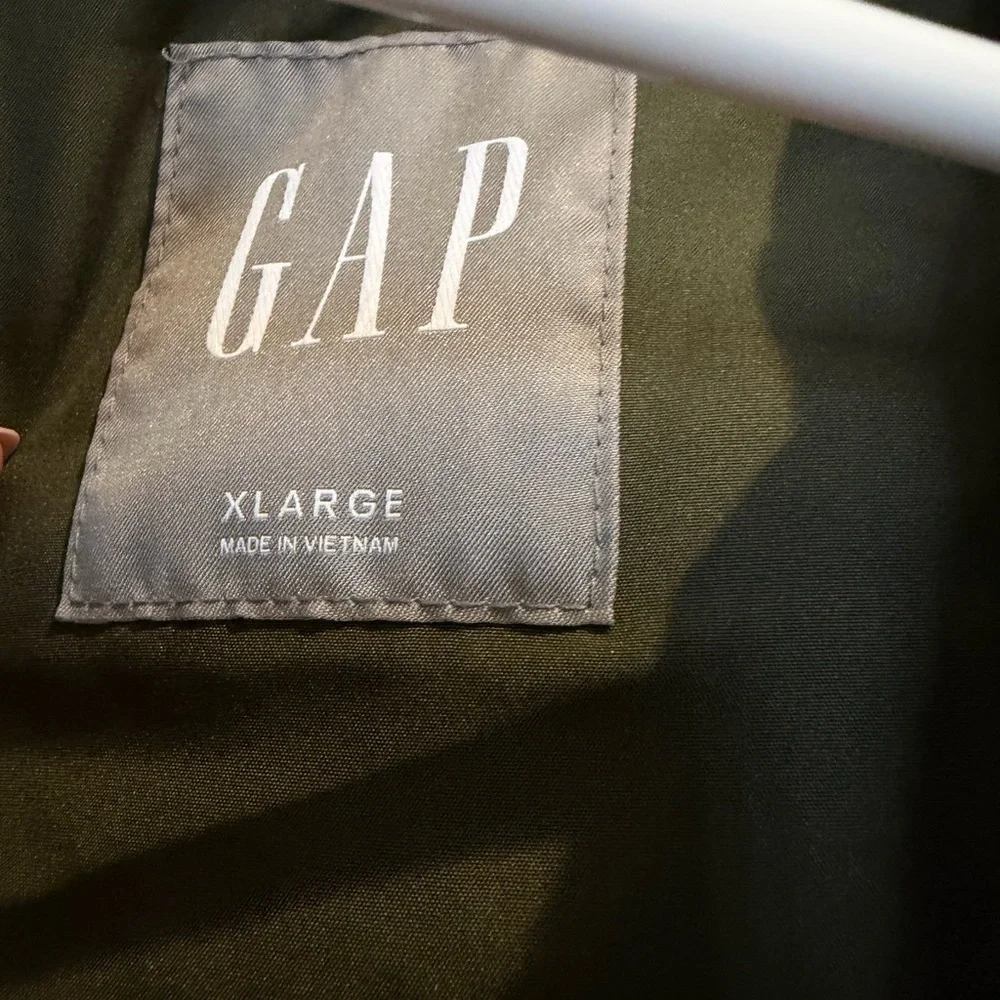 GAP Men's Dark Green Quilted Vest
